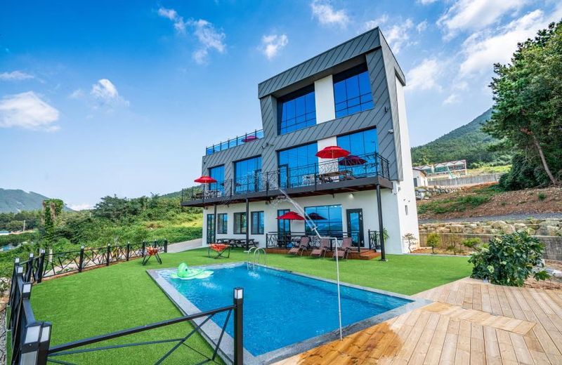 Yeosu Jigeumyeosu pension