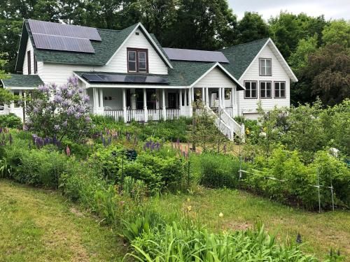 LUCYS PLACE - BED AND BREAKFAST