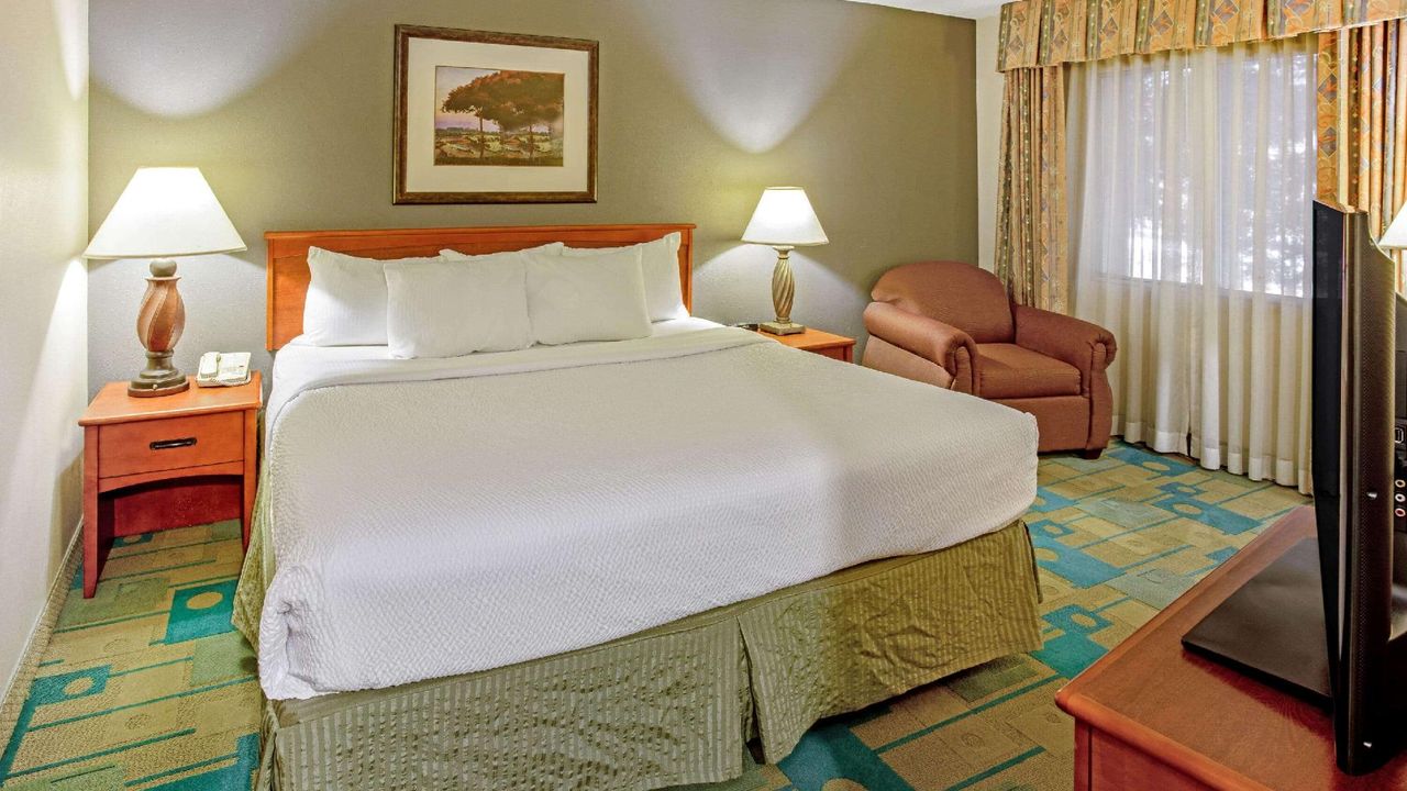 La Quinta by Wyndham Appleton College Avenue