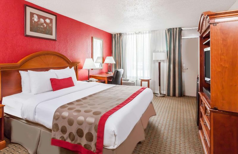 Ramada by Wyndham New Iberia