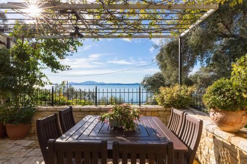 Tatiana Seaview House by Konnect, Nisaki