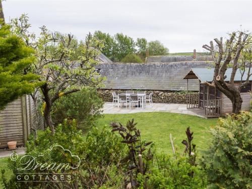 Bramble Cottage, BURTON BRADSTOCK