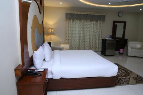 Crown Inn Hotel Multan