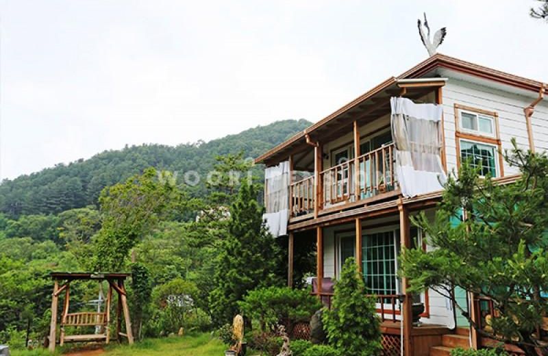 Gapyeong Cheongpyeong White Pension