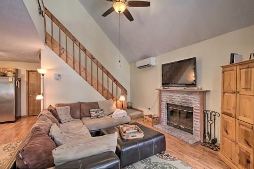 Spacious Pocono Lake House Near Skiing and Swimming!