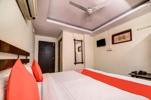 OYO 33504 Hotel Ananda Inn