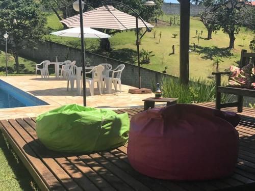 Chacara c Wi-Fi, piscina e lazer em Campo Limpo SP