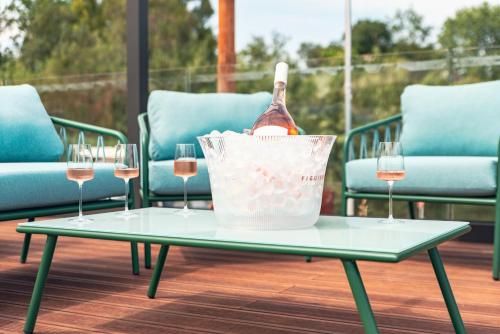 Outdoor Pictures 24