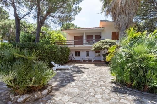 Scopello Flat with Panoramic Courtyard and Parking
