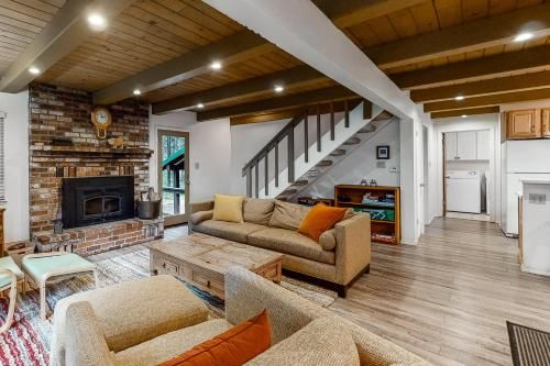Snowpeak Chalet