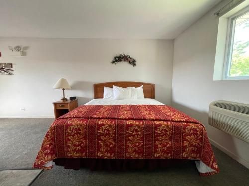 Plank Road Inn & Suites - Lyons