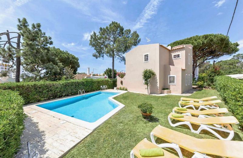 Private pool villa walking distance to local amenities