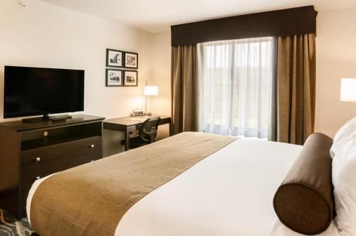 Cobblestone Hotel & Suites - Superior