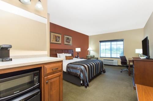 Best Western Plus Appleton Airport Mall Hotel