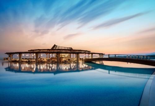 Elexus Hotel Resort & Spa