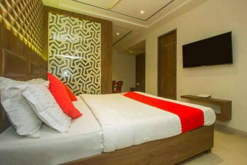 OYO 18748 Hotel Metro Palace