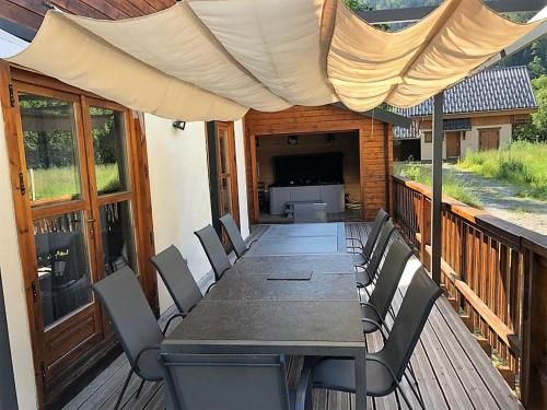 Chalet de 5 chambres a Venosc a 400 m des pistes avec jacuzzi jardin clos et wifi