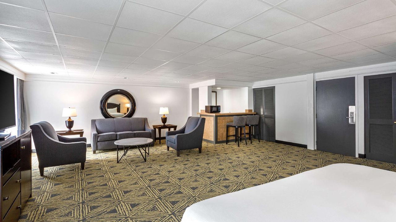 DoubleTree by Hilton Pittsburgh - Meadow Lands