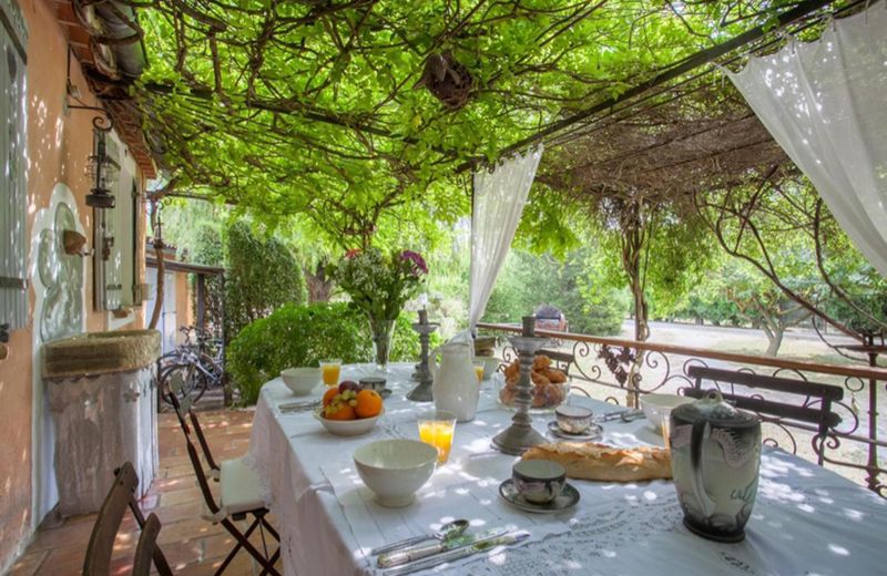 The original - A cocoon of greenery