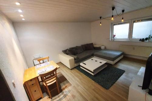 2 Zimmer Handwerkerwohnung mit Kuche und WLAN