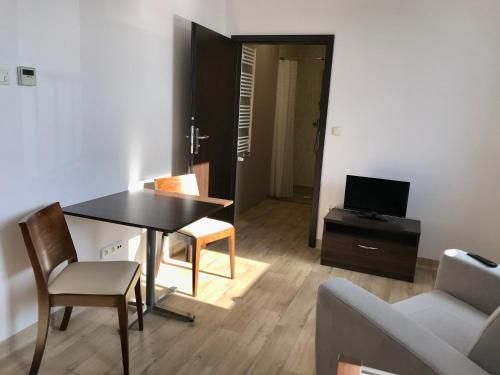 Self-Checkin Hotel Cztery Pory Belchatow - Nocleg Centrum