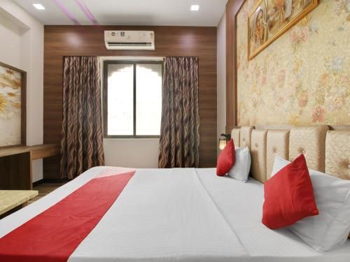 OYO Flagship 73256 Hotel Dhanyadhara Residency