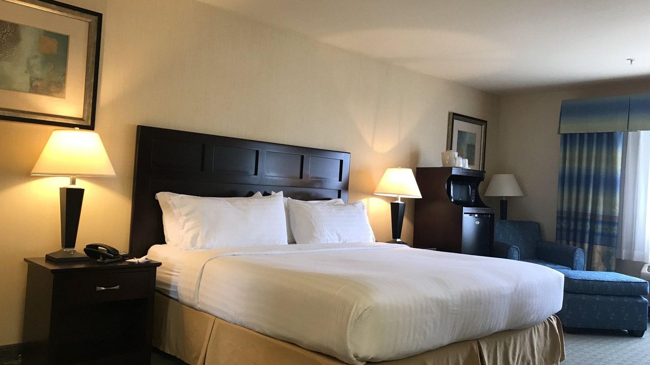 Holiday Inn Express Fort Bragg, an IHG Hotel