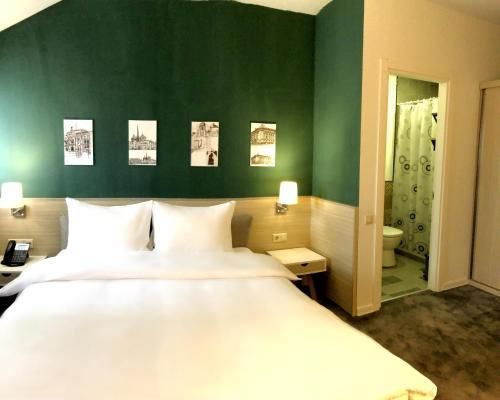 In City Hotel