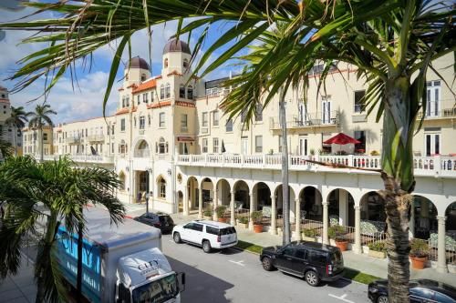 Palm Beach Historic Hotel with Juliette Balconies!