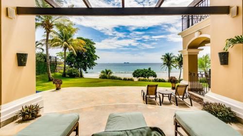 Luxury Beachfront Mansion, Incomparable Setting, Full-Time Maid