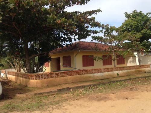 Bela casa, com internet, piscina e churrasqueira para descansar e desfrutar, dias de paz