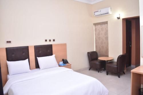 AYAAKAJE GUEST HOUSE