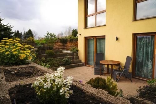 Outdoor Pictures 1