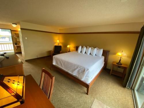 BeachCombers Inn