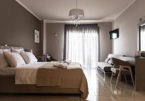 Phaedra Suites
