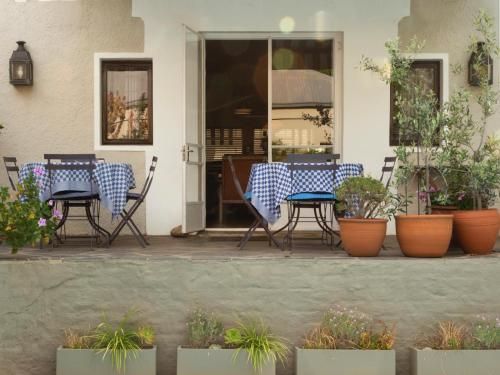Be My Guest Bed; Book & Breakfast
