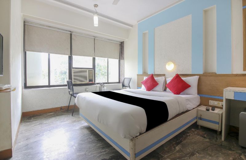 Vaccinated Staff- CAPITAL O75414 Hotel Dream Residency