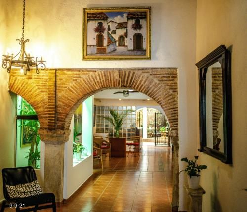 Suite Colonial by Cristi