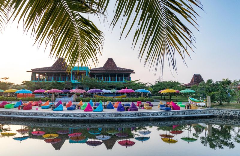 Coconut Island Carita