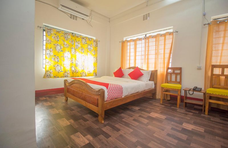 OYO 15721 Simrat Hotel