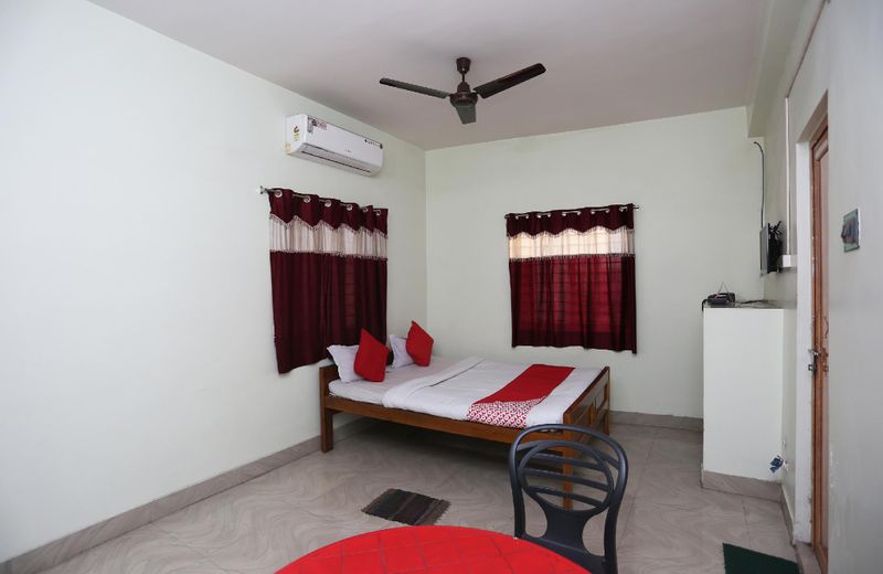 OYO 25111 Nandi Inn