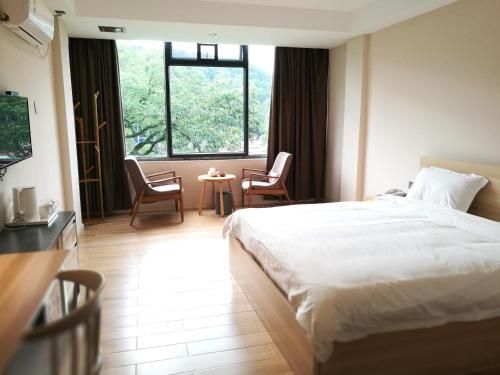 Inn Between