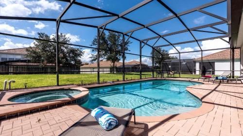 Windsor Hills 6 Bedrooms Pool Villa, 2.5 miles close to Disney - 2536HS