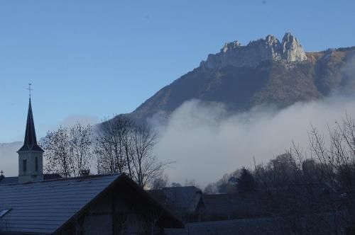 Le Vignet, Maison de famille a 300m du lac, jardin clos by Locationlacannecy