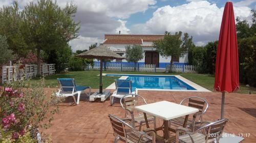 Casa Rural con jacuzzi y pista de padel - Casa de Pacas