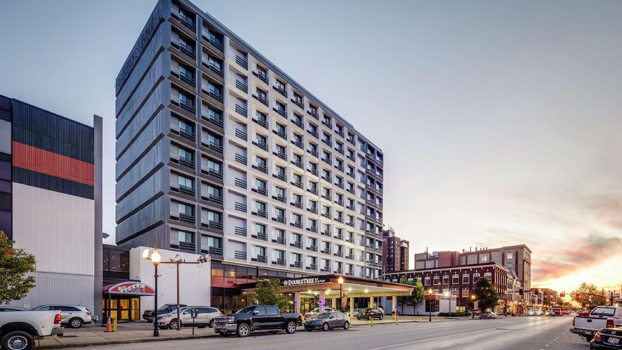 DoubleTree by Hilton Huntington