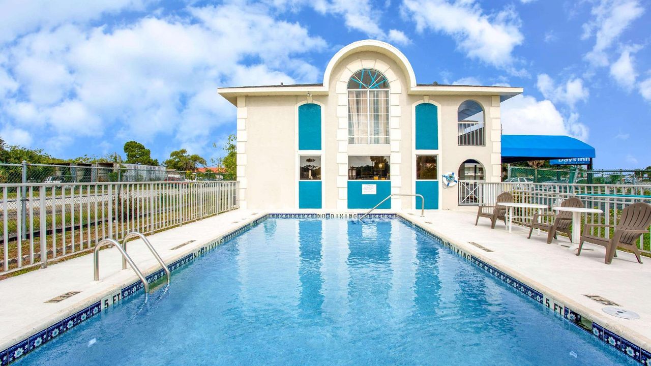 Days Inn by Wyndham Apopka/Orlando