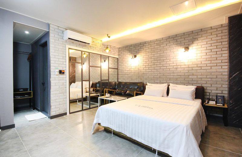 Muan Namak Oneul Hotel