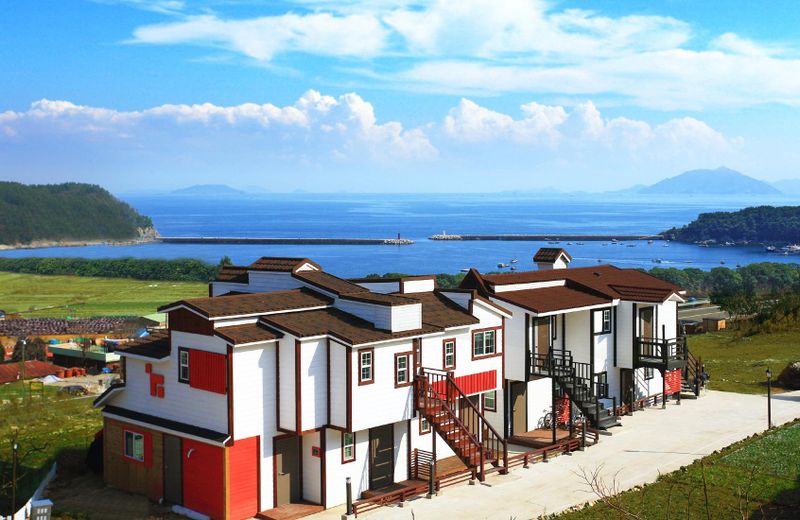 Namhae Bluesyun Pension