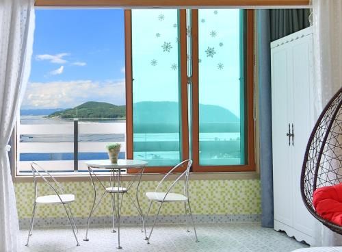Tongyeong Paper Island Pension